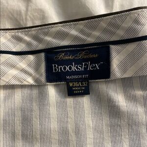 Brooks Brothers 36/32 pant. Very lightly used. Grew out of the pants